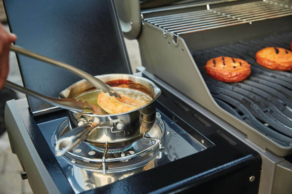 Napoleon Napoleon Rogue 425 Natural Gas Grill Black with Side Burner - R425SBNK-1-OB