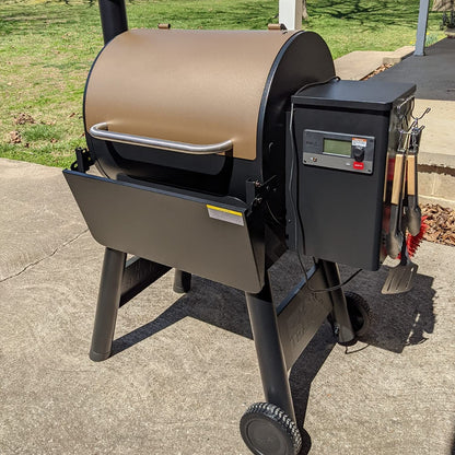 Traeger Folding Front Shelf Pro22 and 575/Ironwood 650 Lifestyle Folded Outside