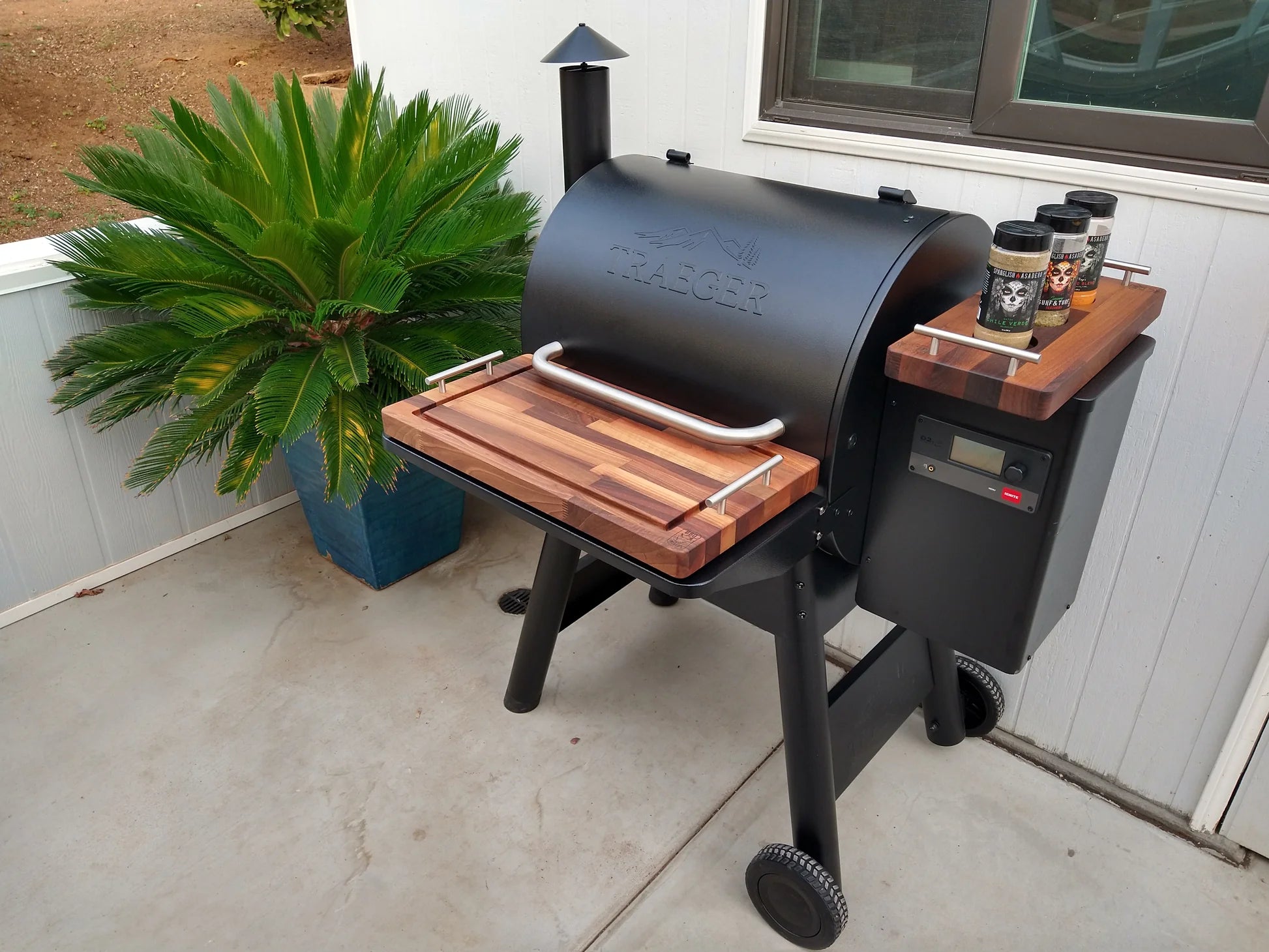 Traeger folding shop shelf