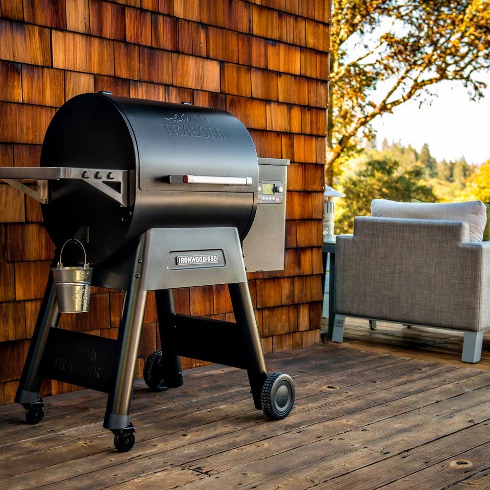 Traeger Ironwood 650 Pellet Grill Side View 