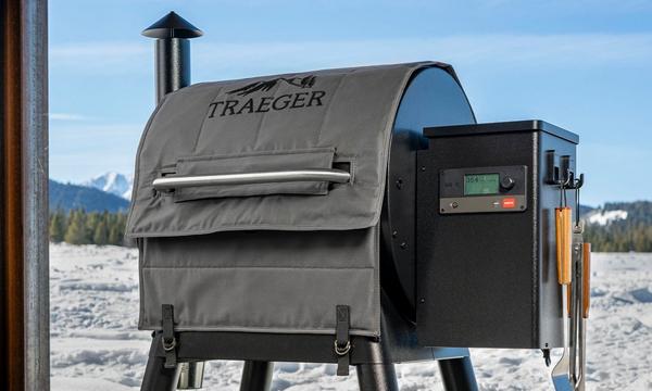 Traeger Insulation Blanket Pro 22/575 Lifestyle with Snow Background